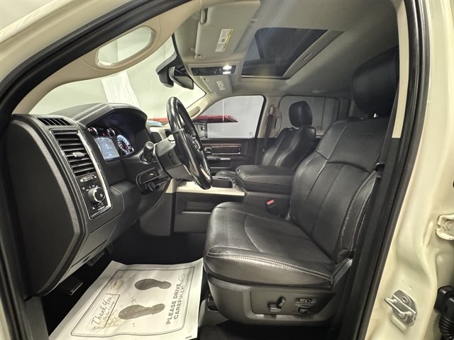 Used 2017 RAM 1500 Laramie w/ Convenience Group AWD/4WD image 19