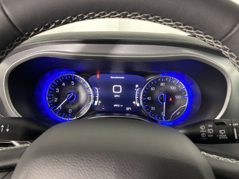 Used 2023 Chrysler Pacifica Touring-L w/ Uconnect Theater Family Group AWD/4WD image 22