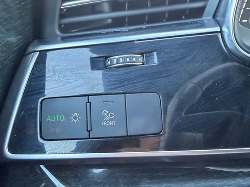 Used 2019 Audi Q8 Premium w/ Convenience Package image 29