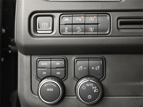 Used 2023 Chevrolet Tahoe Z71 w/ Luxury Package image 14