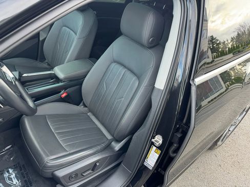 Used 2021 Audi e-tron Premium Plus w/ Premium Plus Package image 25