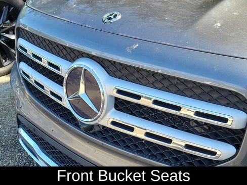 Used 2023 Mercedes-Benz GLB 250 4MATIC w/ Premium Package image 3