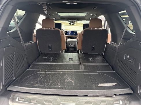 Used 2025 Chevrolet Tahoe High Country image 13