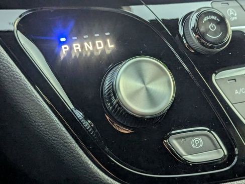 New 2026 Chrysler Pacifica Select image 16