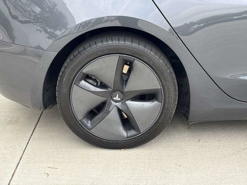 Used 2018 Tesla Model 3 Long Range AWD/4WD image 9