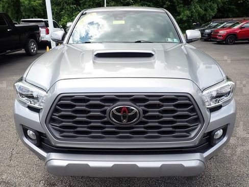 Used 2021 Toyota Tacoma TRD Sport AWD/4WD image 11