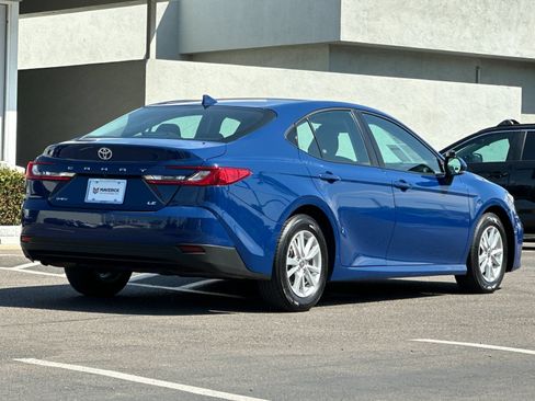 Used 2025 Toyota Camry LE FWD image 5