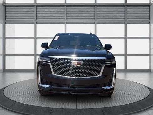 Used 2024 Cadillac Escalade Premium Luxury w/ Performance Package AWD/4WD image 9