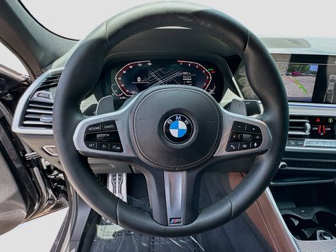 Used 2021 BMW X6 sDrive40i w/ M Sport Package RWD image 8