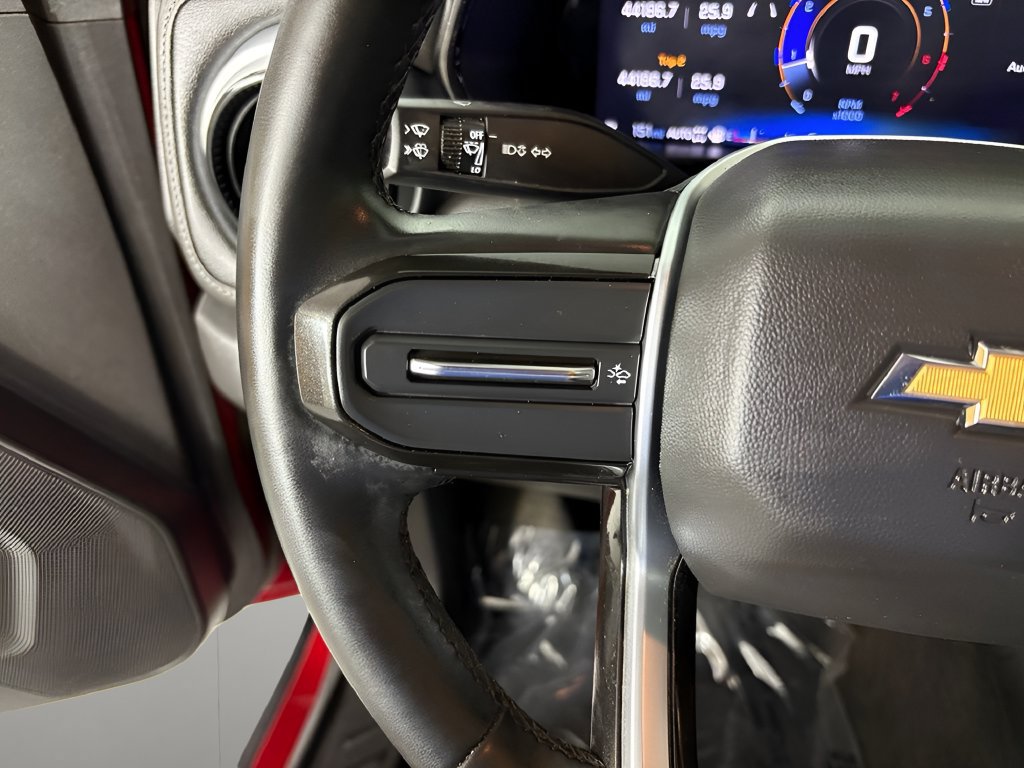 Used 2024 Chevrolet Colorado LT AWD/4WD image 16