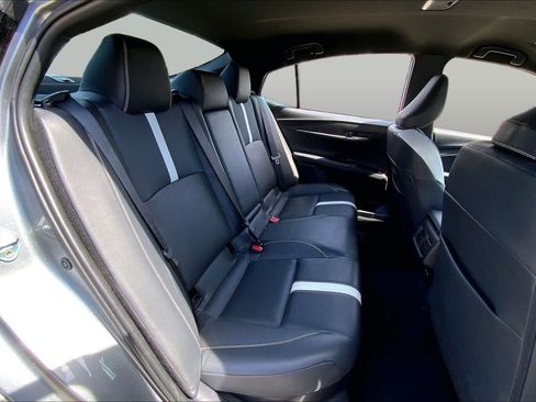 Used 2025 Toyota Camry SE FWD image 19