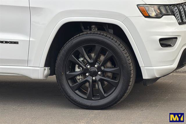 Used 2022 Jeep Grand Cherokee Laredo X AWD/4WD image 34