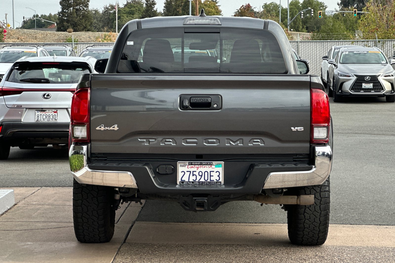 Used 2021 Toyota Tacoma SR5 AWD/4WD image 5