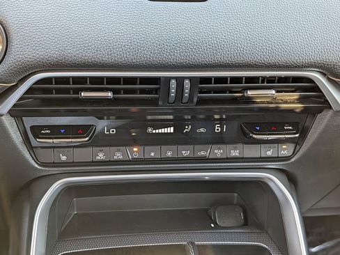 Certified 2024 MAZDA CX-90 Plug-In Hybrid w/ Premium Pkg image 31