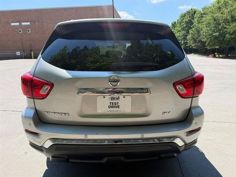 Used 2017 Nissan Pathfinder SV FWD image 5