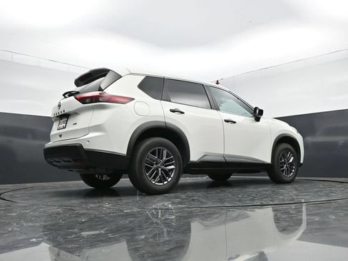 Used 2024 Nissan Rogue S AWD/4WD image 57