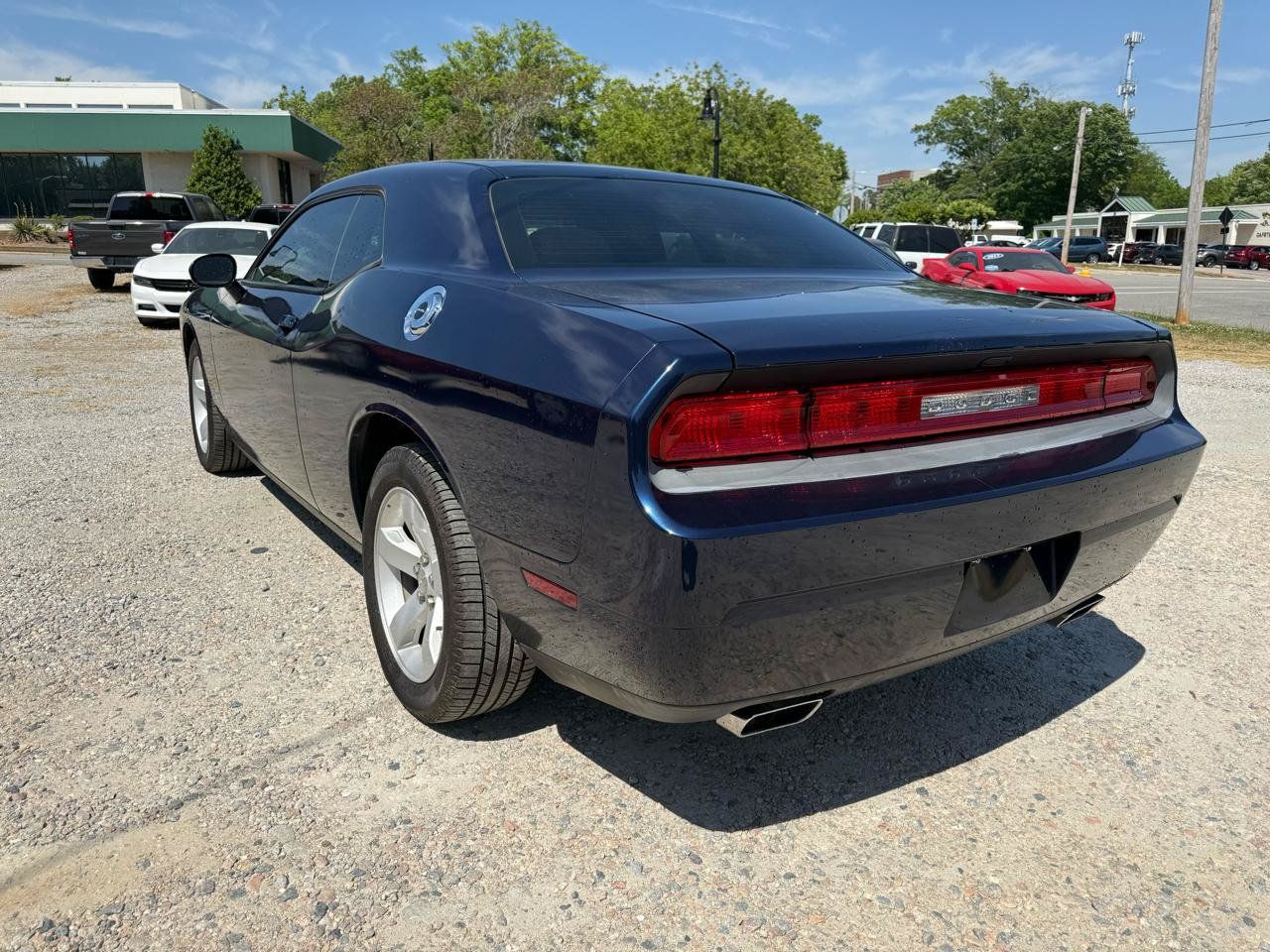 Used 2014 Dodge Challenger SXT RWD image 7