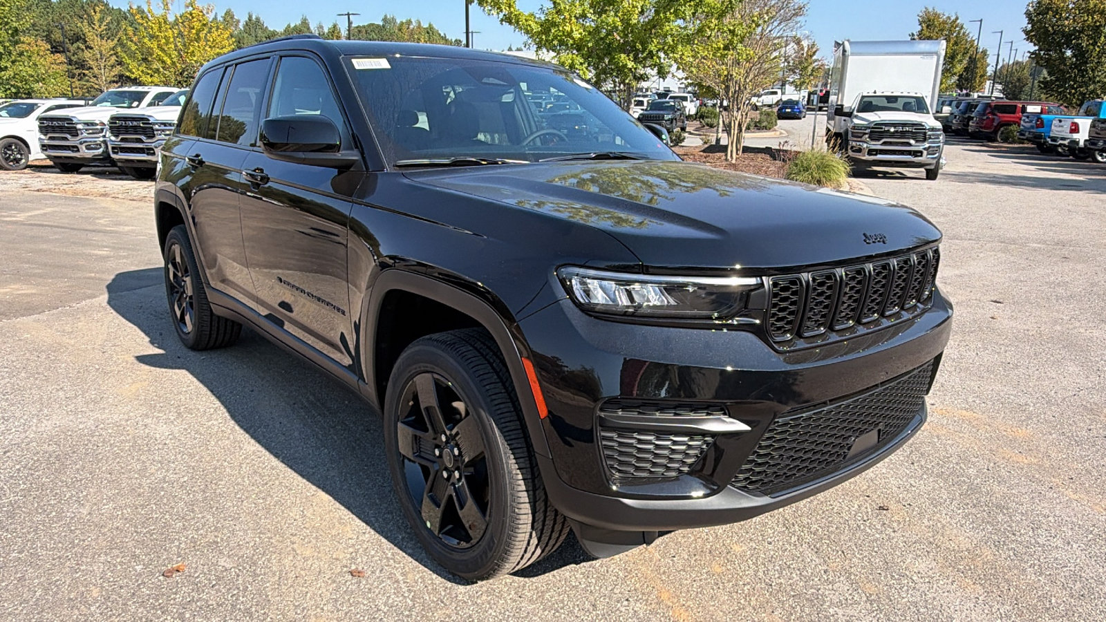 New 2027 Jeep Grand Cherokee Laredo X AWD/4WD image 5