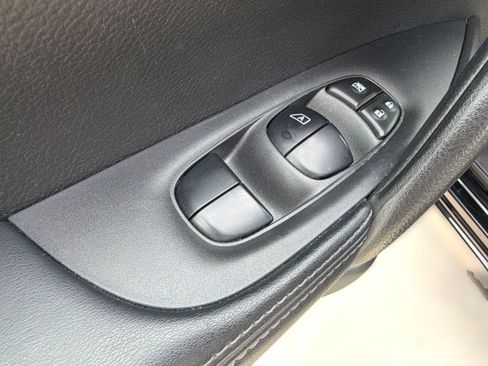 Used 2019 Nissan Rogue Sport SL FWD image 20