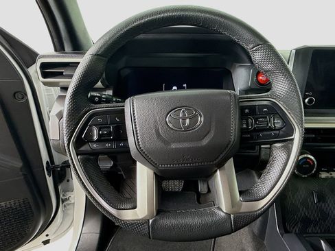 Certified 2025 Toyota Tacoma TRD Off-Road image 11