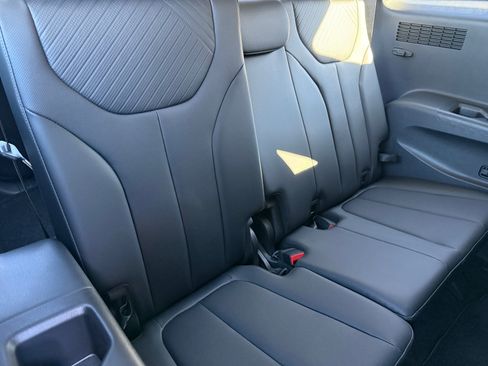 Certified 2025 Hyundai Palisade SEL image 18