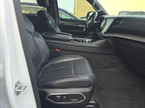 Used 2022 Jeep Wagoneer Series II image 8