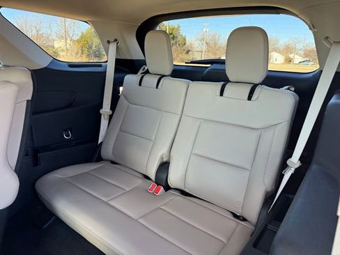 Used 2023 Ford Explorer XLT w/ Equipment Group 202A image 15