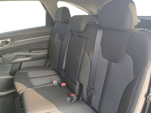 Used 2022 Kia Sorento LX image 15