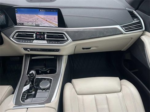 Used 2022 BMW X5 sDrive40i w/ Premium Package image 13