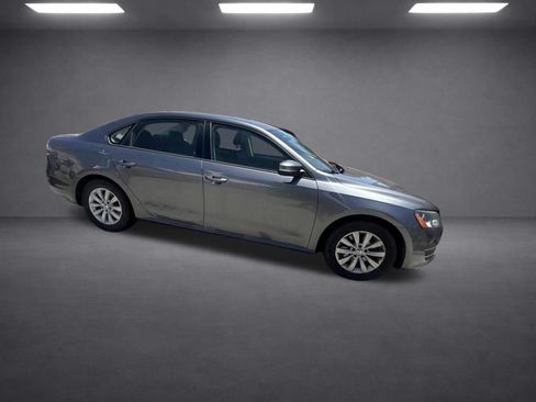 Used 2015 Volkswagen Passat 1.8T S FWD image 9
