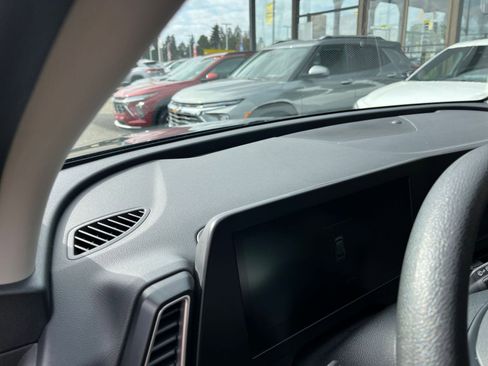 Used 2025 Kia Sportage LX image 34