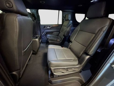 Used 2025 GMC Yukon XL Denali AWD/4WD image 35