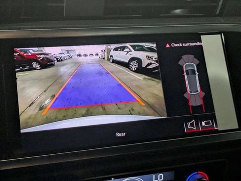 New 2025 Audi Q3 2.0T Premium image 12