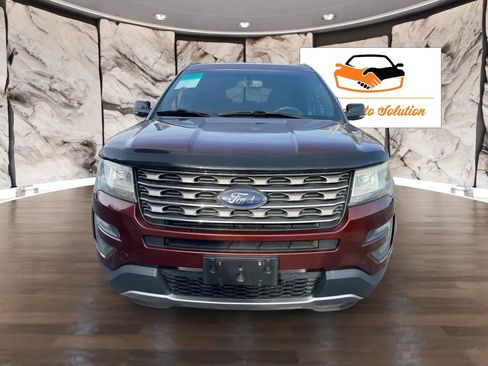 Used 2016 Ford Explorer XLT w/ Equipment Group 201A image 8