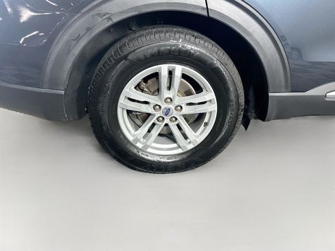 Used 2022 Ford Explorer XLT RWD image 11