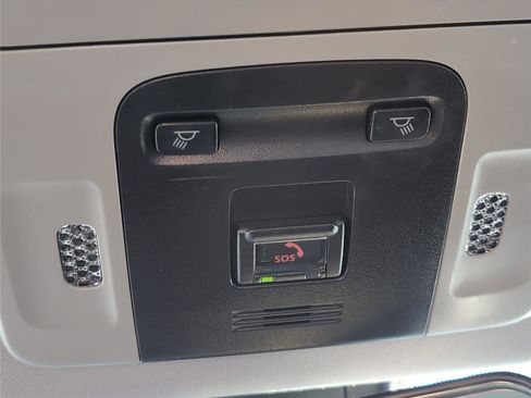 Used 2020 Toyota Camry LE image 16