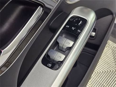 Certified 2025 Mercedes-Benz GLC 300 4MATIC image 17