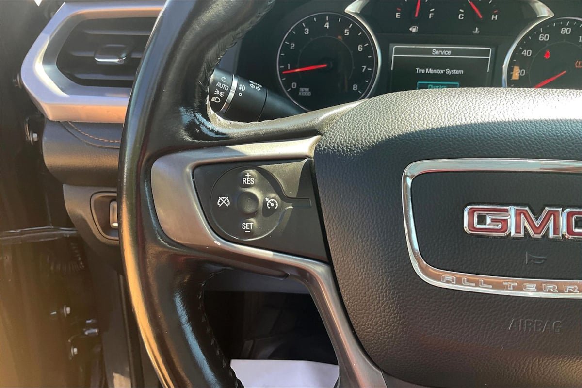 Used 2018 GMC Acadia SLT AWD/4WD image 11