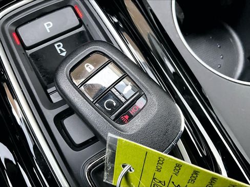 Used 2025 Honda Pilot EX-L image 13