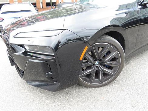 Used 2024 BMW 760i xDrive w/ Executive Package AWD/4WD image 24