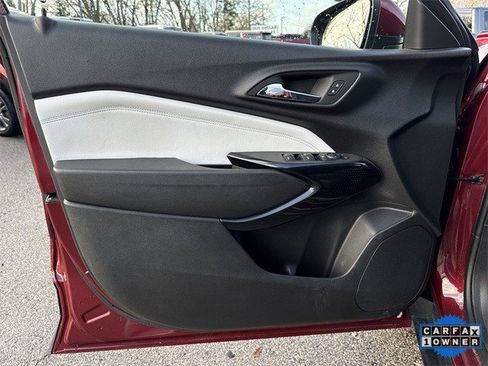 Used 2024 Chevrolet Trax LT w/ LPO, Blackout Package image 25