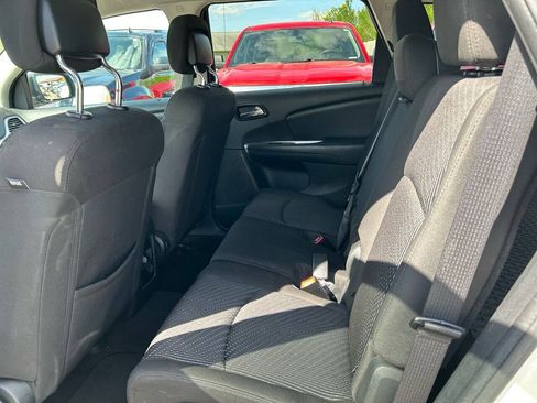Used 2017 Dodge Journey SE FWD image 12