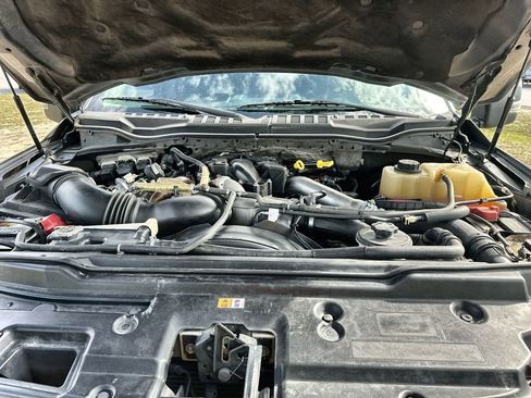 Used 2017 Ford F250 XLT w/ XLT Premium Package image 32