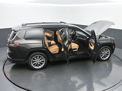 Used 2024 Jeep Grand Cherokee L Summit w/ Advanced Protech Group IV AWD/4WD image 67