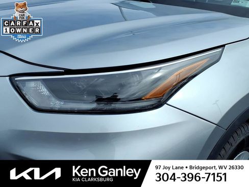 Used 2021 Toyota Highlander LE image 10