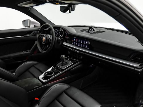 Used 2024 Porsche 911 Carrera GTS image 50