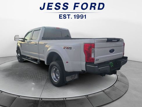 Used 2019 Ford F350 Lariat w/ Chrome Package image 3