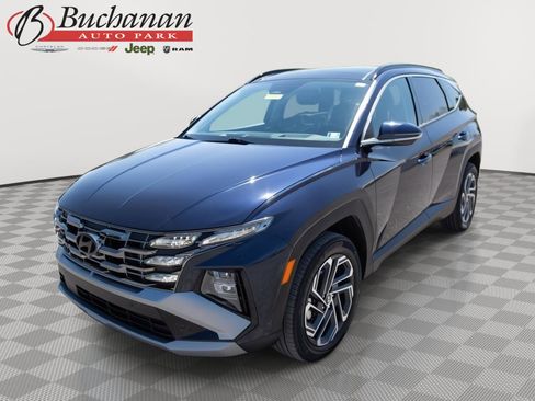 Used 2025 Hyundai Tucson Limited AWD/4WD image 1