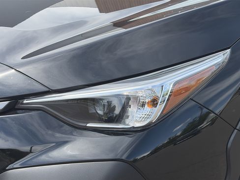 Used 2024 Subaru Crosstrek 2.0i Premium AWD/4WD image 10