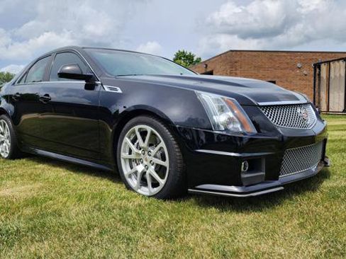 Used 2009 Cadillac CTS V RWD image 1